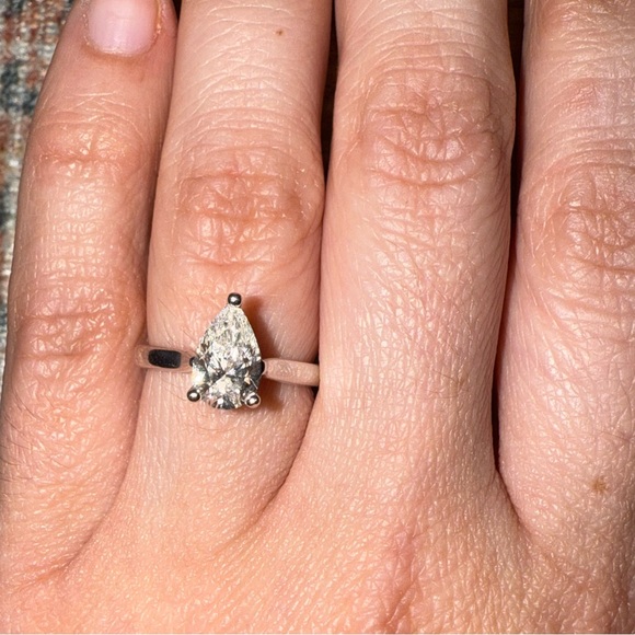 Elegant 14k White Gold, Pear, Brilliant Cut, 1.04 carat Lab Grown Diamond Ring - Picture 9 of 9